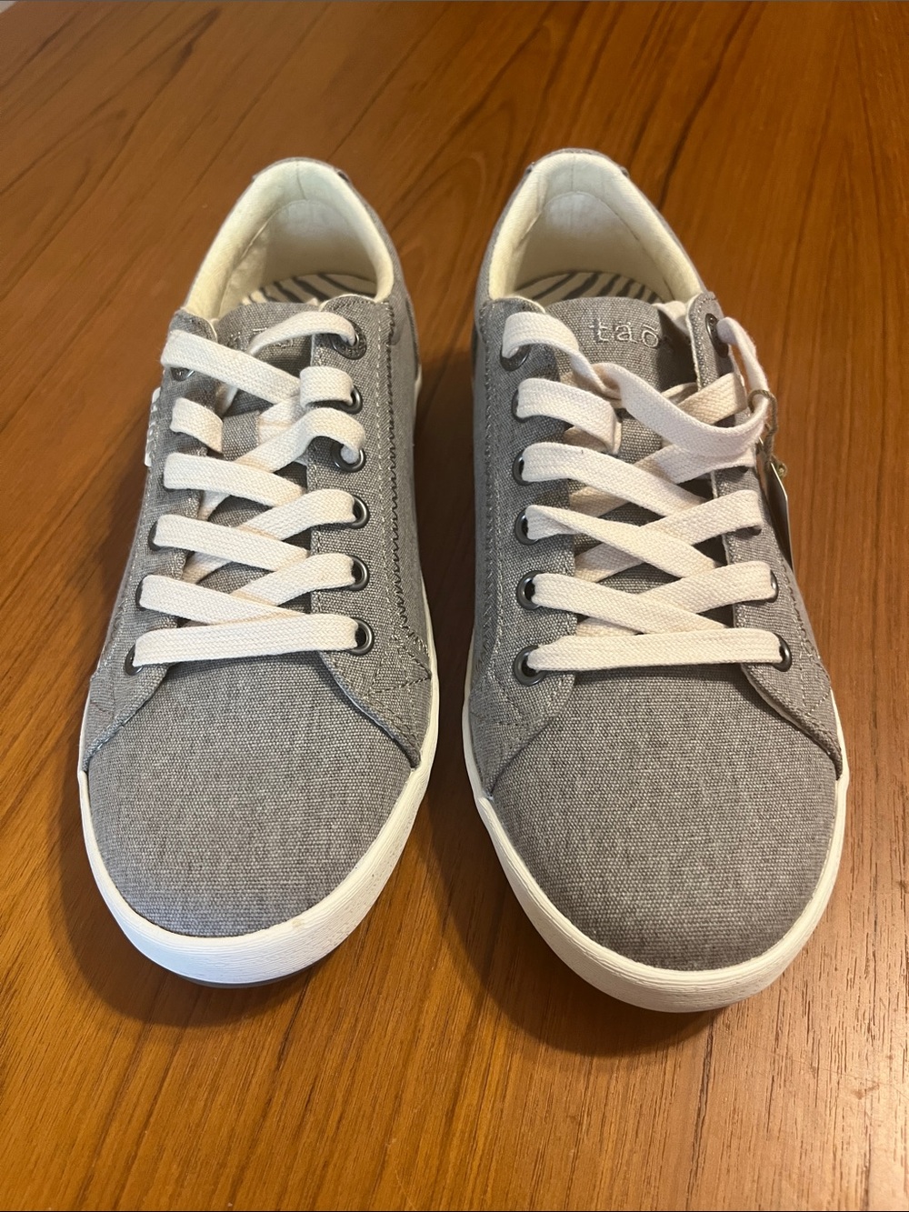 Taos Footwear Gray and White Women's Sneakers